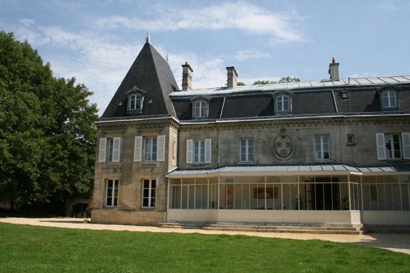 Chateau De Roberville Machemont Exterior photo